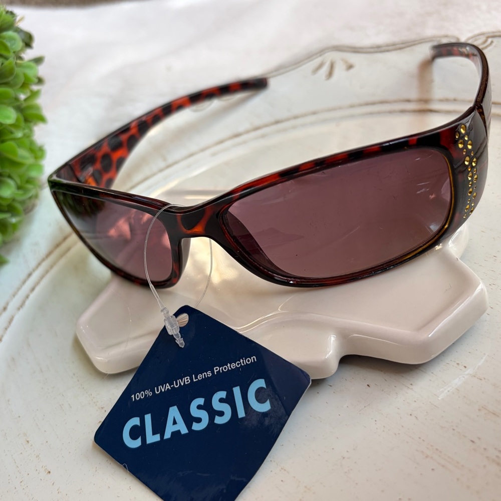 FREE with purchase Fashion sunglasses with embellishments new